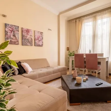 Cozy Cihangir 1bdr Historical Unit Istanbul
