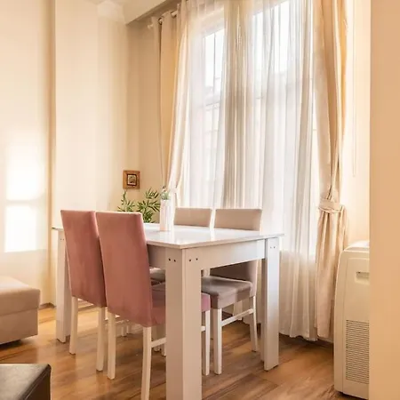 Cozy Cihangir 1bdr Historical Unit *