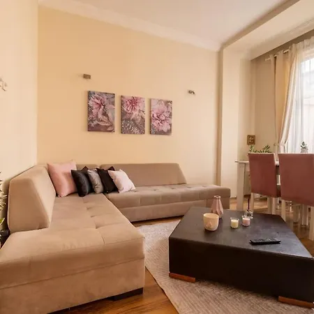 Cozy Cihangir 1bdr Historical Unit *